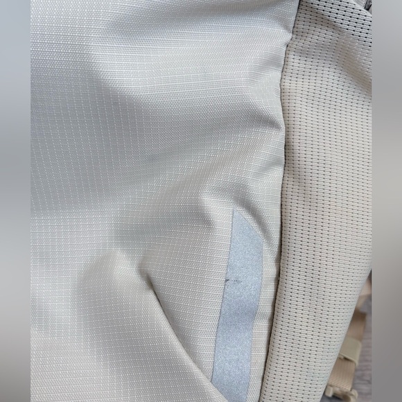 LL Bean Comfort Carry 42L Backpack in Oatmeal - Excellent Used Condition!! - Picture 6 of 10